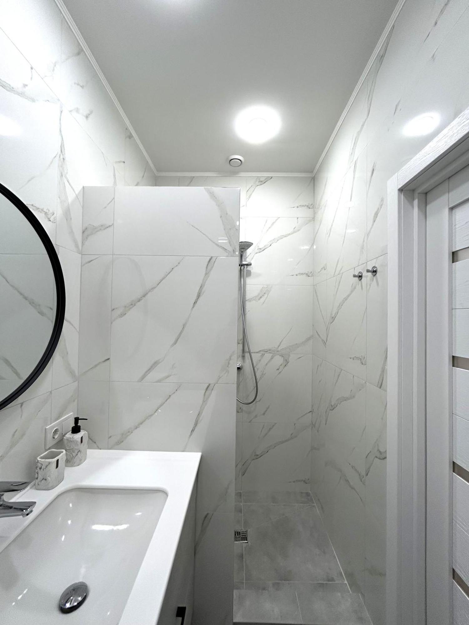 Design-apartment on Franka Lviv Buitenkant foto