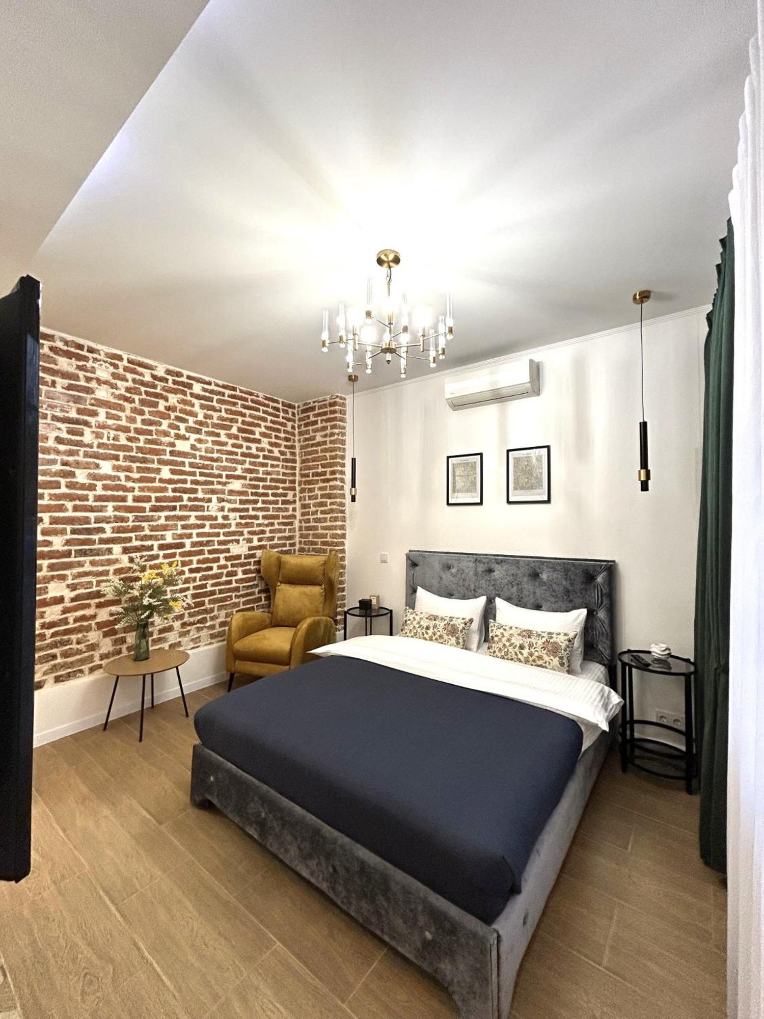 Design-apartment on Franka Lviv Buitenkant foto