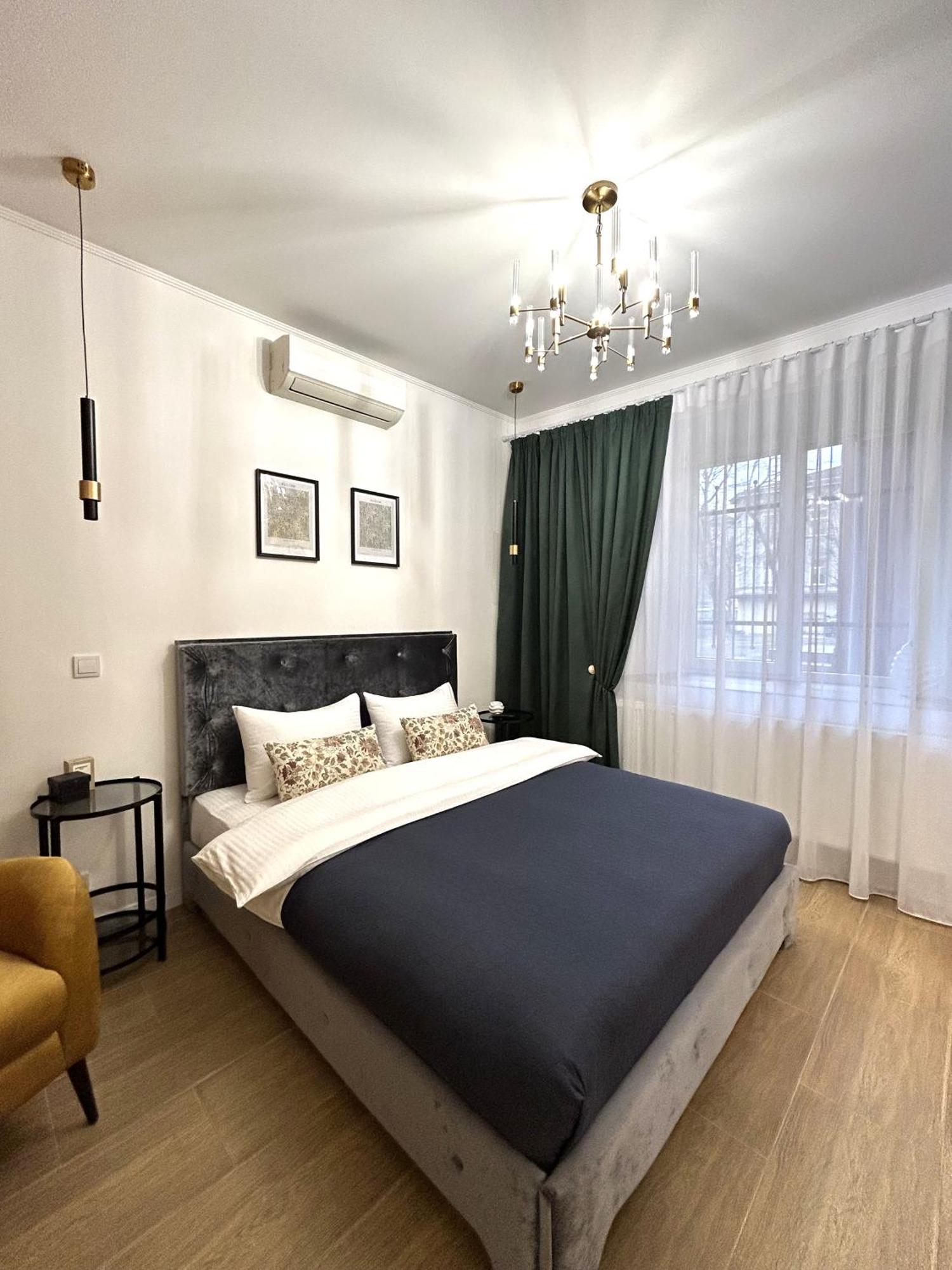 Design-apartment on Franka Lviv Buitenkant foto
